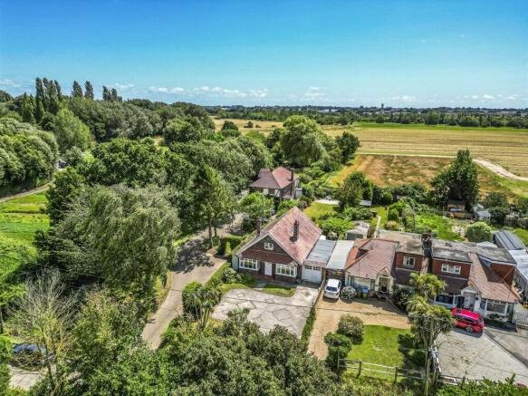 4 bedroom house for sale - Shripney Lane, Bognor Regis, West Sussex, PO22 - Property View 1