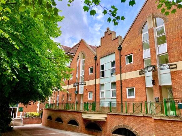 1 bedroom apartment to rent - The Royals, High Street, Guildford, GU1 - Property View 1